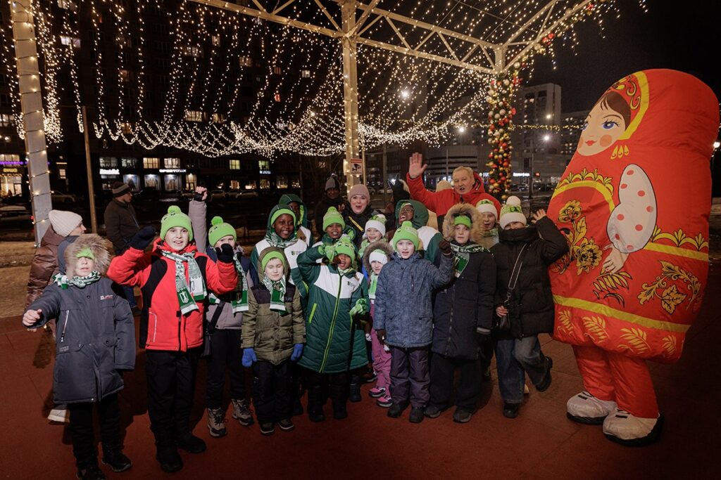 После шести туров на международном турнире «Кубок Интеллект академии» в Новокузнецке лидирует команда Казахстана