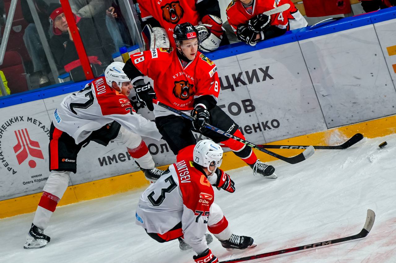 «Кузнецкие Медведи» проиграли все пять матчей домашней серии