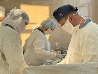 Кузбасские хирурги провели сложную операцию молодому спортсмену