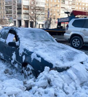 С улиц Новокузнецка начали вывозить автохлам