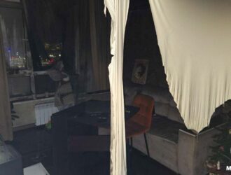 23 человека спасли пожарные из горящего дома в Кемерове