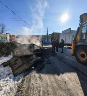 В Новокузнецке прорвало трубы на теплосетях