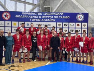 Девять медалей завоевали кузбасские самбисты на первенстве СФО