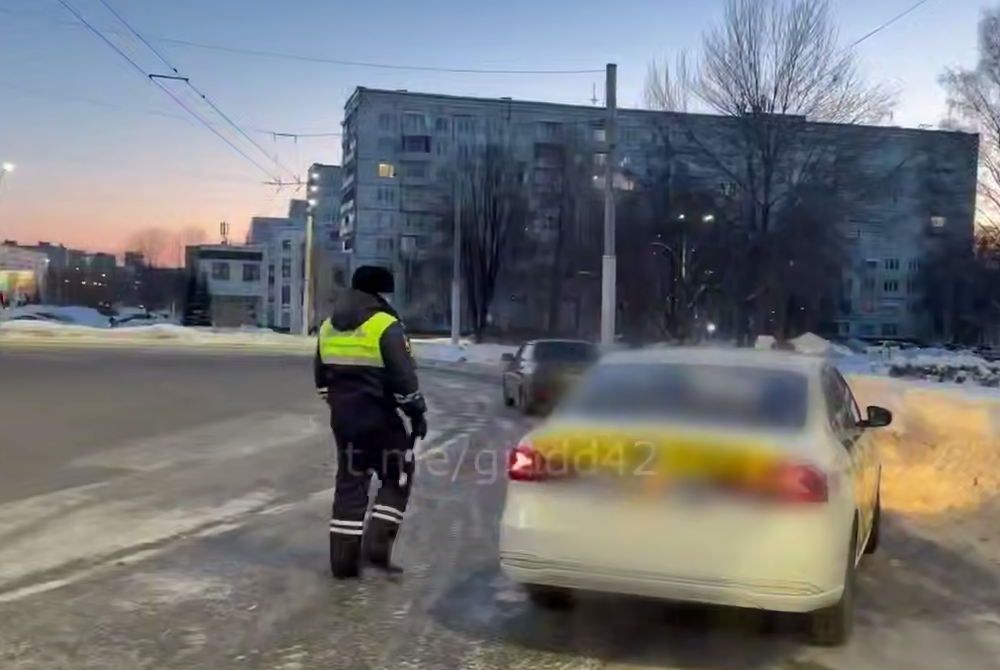 В Кемерове за несколько часов поймали более 15 таксистов-нарушителей