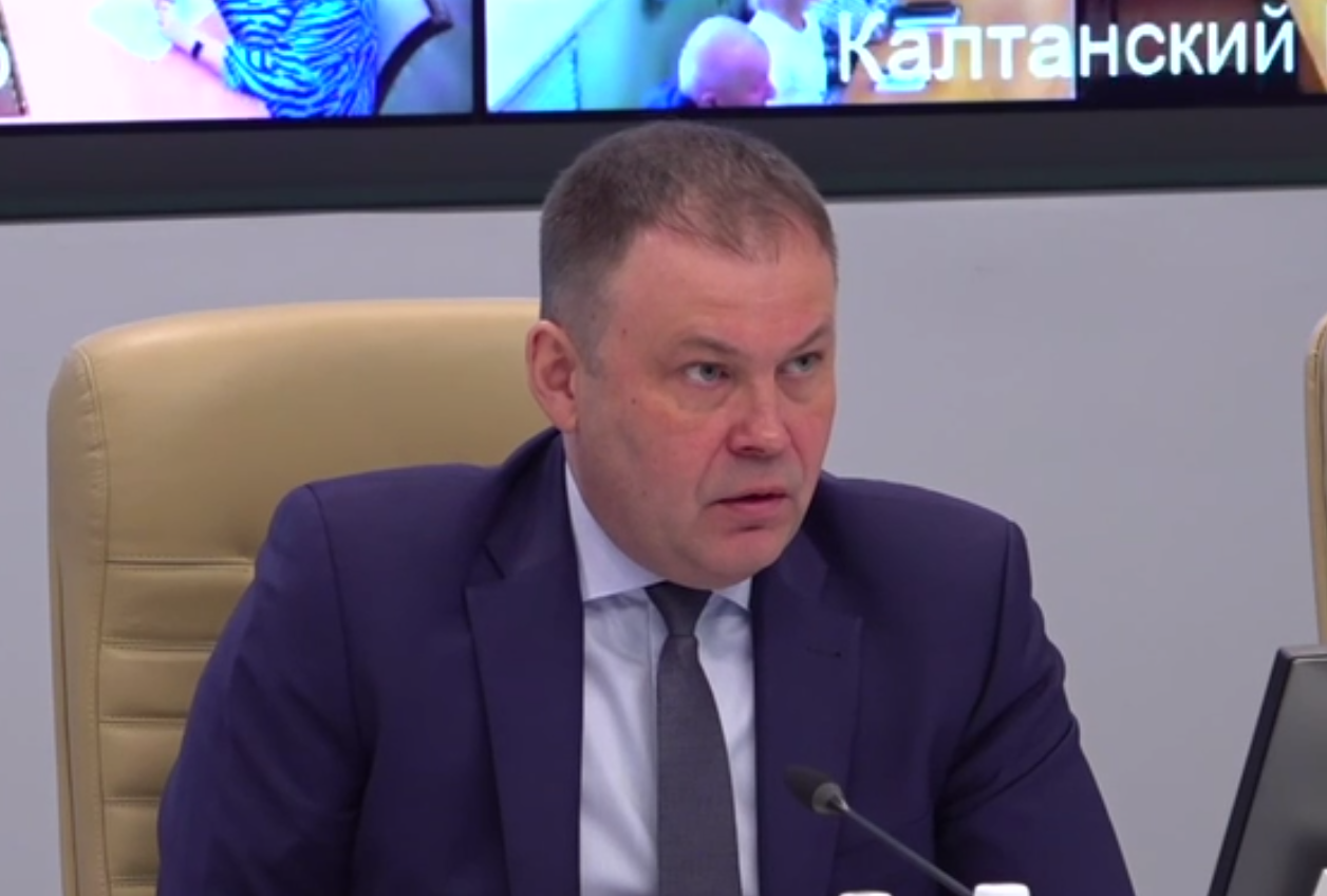 Илья Середюк жестко раскритиковал глав территорий за просевшие под снегом крыши