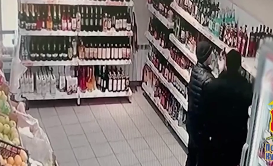 Двое кемеровчан могут сесть на серьезный срок за 29 украденных бутылок водки