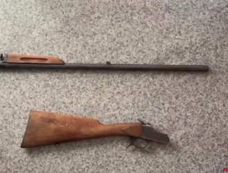 Жительница Кузбасса может получить 7 тысяч рублей за найденное в стене ружье