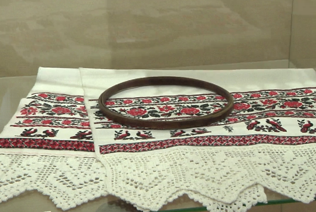 «В крестьянской избе»: в новокузнецком музее-заповеднике воссоздали атмосферу жизни и быта наших предков