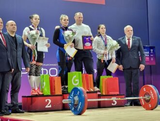 Кузбасская тяжелоатлетка выиграла Кубок России, обойдя легендарную соперницу