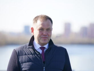 Илья Середюк поздравил женщин Кузбасса с 8 Марта