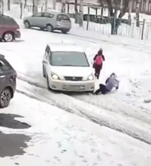 В Осинниках водитель иномарки наехал на ребенка и скрылся с места