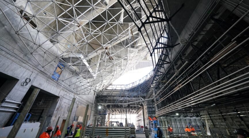 От лесопилки до стройки: сколько денег приносят Кузбассу трудовые мигранты