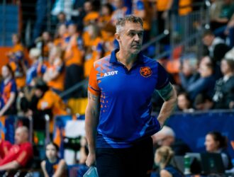 Волейбольный «Кузбасс» в концовке сезона остался без главного тренера