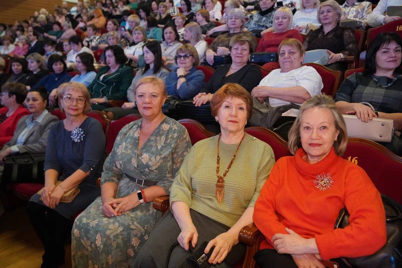 Губернатор Кузбасса провел торжественный прием в преддверии Международного женского дня