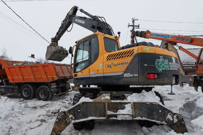 Сразу 8 порывов на водопроводе произошло за последние дни на Южном в Кемерове