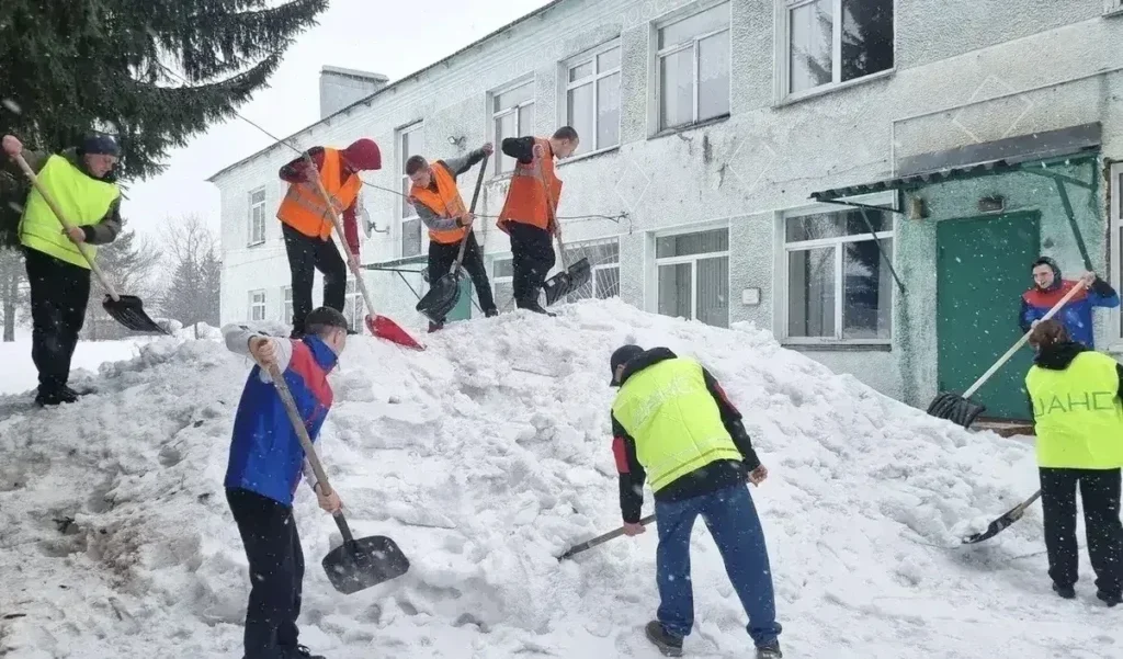 На первый Всекузбасский субботник вышли почти 80 тысяч жителей региона