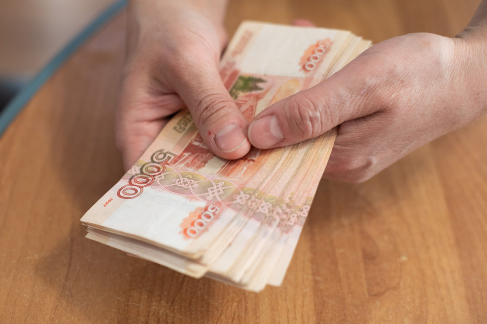 Вдова участника СВО из Кузбасса лишилась 16 млн, поверив в свои переводы ВСУ