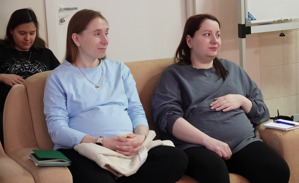 Более тысячи кузбассовцев прошли обучение в школах будущих родителей Кузбасса с начала года