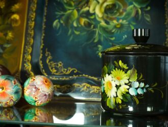 Выставка забытой фабрики «Весна» открылась в Кемерове