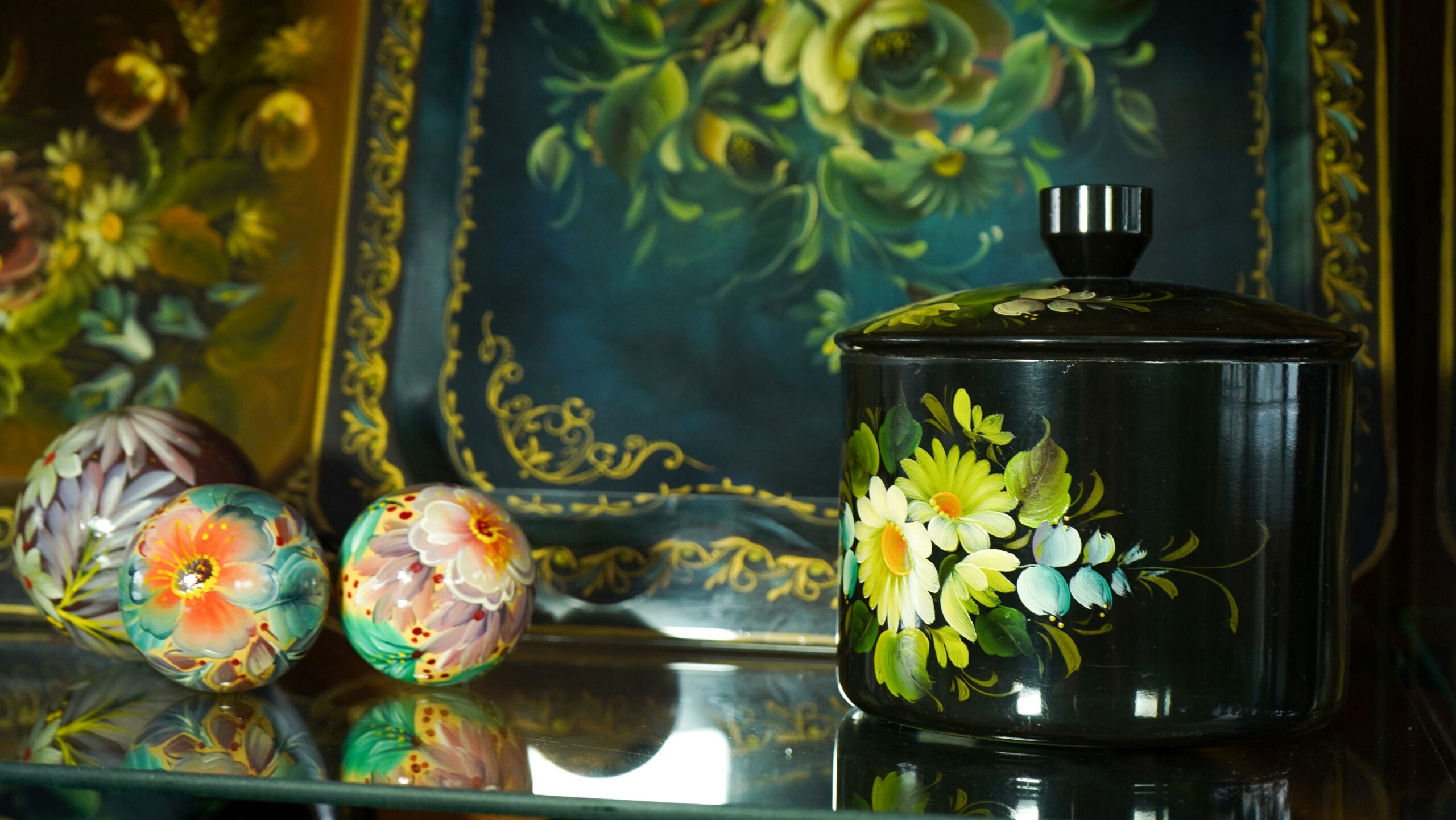 Выставка забытой фабрики «Весна» открылась в Кемерове