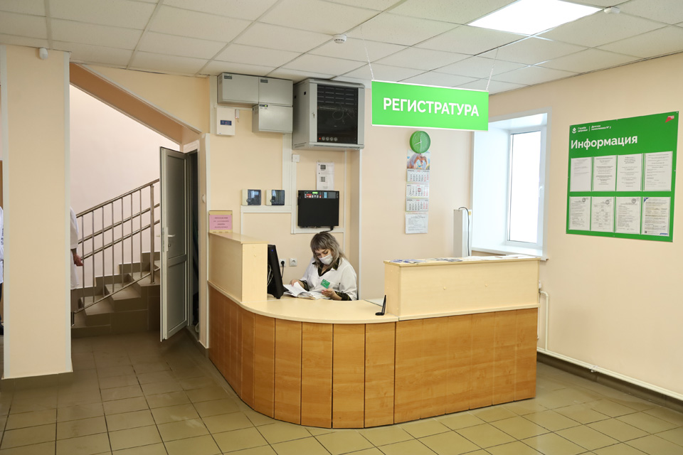 В Прокопьевске после первого за полвека капремонта открылась детская поликлиника №3