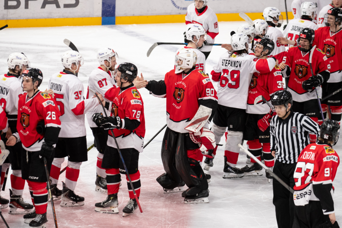 «Кузнецкие Медведи» проиграли «Молоту» по буллитам