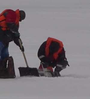 В Новокузнецком округе на Кондоме приступили к распиловке льда на затороопасных участках