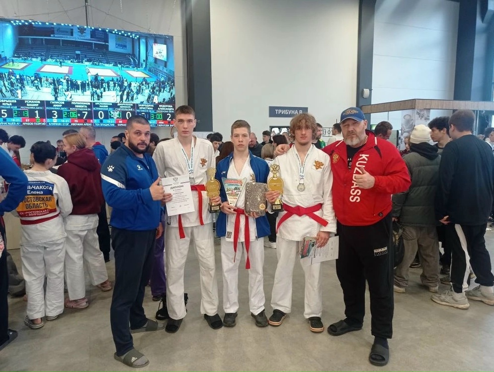 Кузбассовцы завоевали три медали первенства России по рукопашному бою