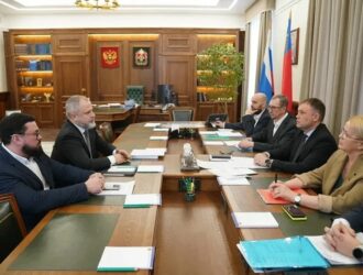 Илья Середюк встретился с руководством компании X5 Group