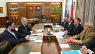 Илья Середюк встретился с руководством компании X5 Group