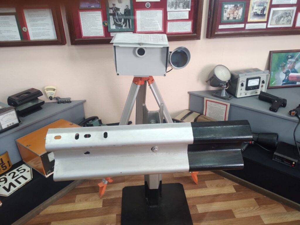 Фронтовой «Форд» и цветной жезл: как раньше работали сотрудники ГАИ в Кузбассе