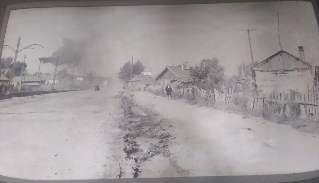 Фронтовой «Форд» и цветной жезл: как раньше работали сотрудники ГАИ в Кузбассе