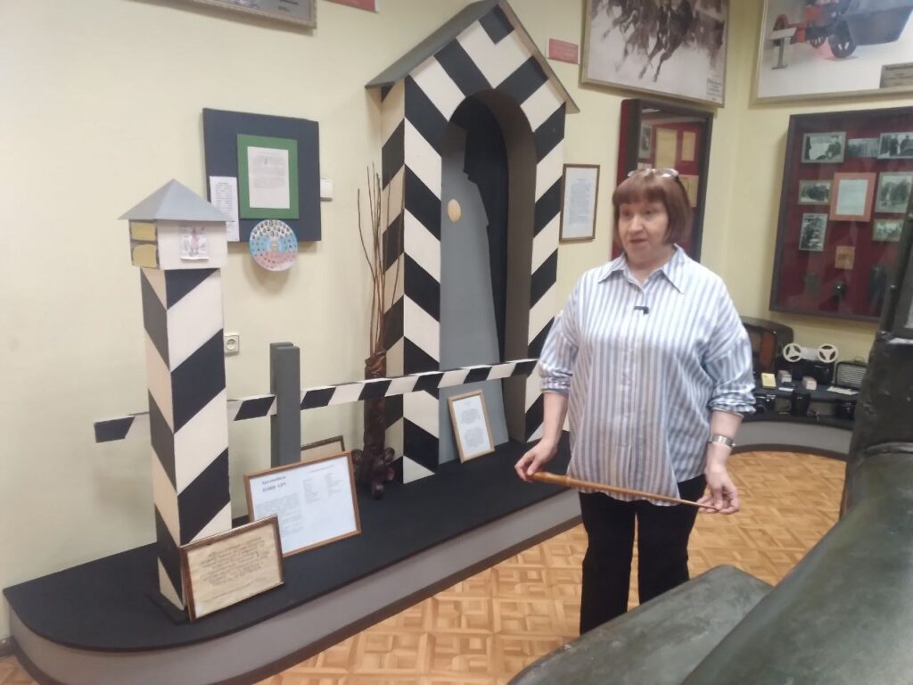 Фронтовой «Форд» и цветной жезл: как раньше работали сотрудники ГАИ в Кузбассе