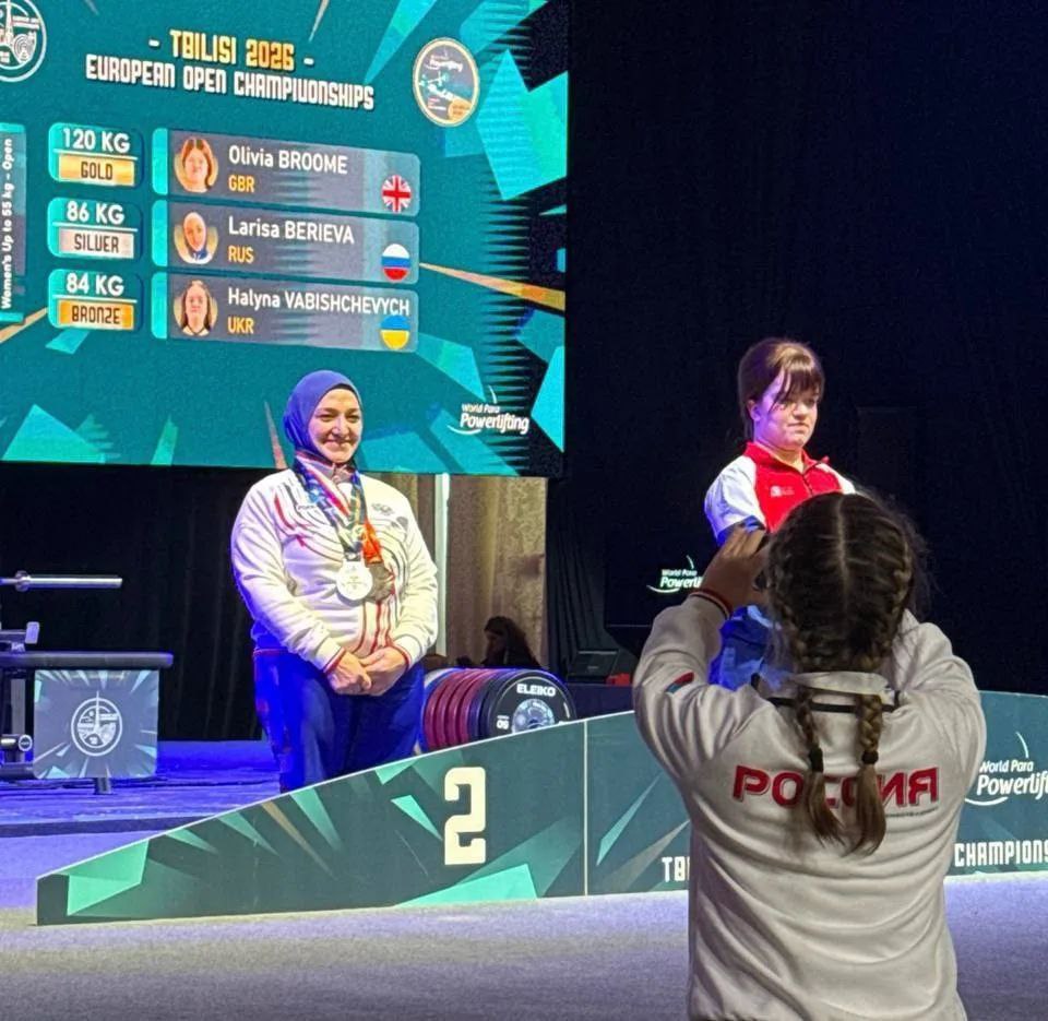 Новокузнечанка Лариса Бериева взяла две медали на чемпионате Европы по пауэрлифтингу