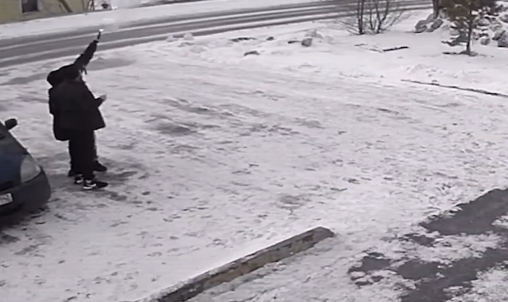 Беловчанина наказали за стрельбу из пистолета на улице