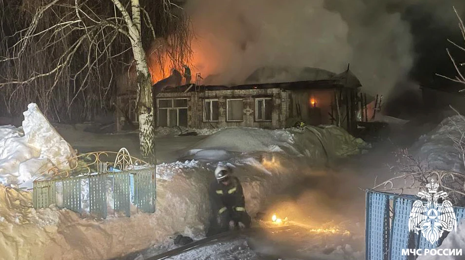 На пожаре в Крапивинском округе спасли человека