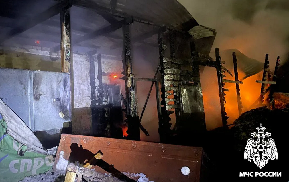 На пожаре в Крапивинском округе спасли человека