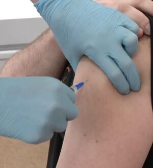 В Новокузнецке поисковики отряда «Лиза Алерт» прошли вакцинацию от клещевого энцефалита