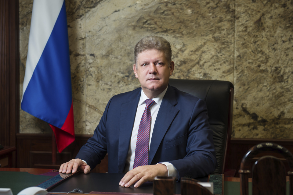 Полпред президента Анатолий Серышев поздравил жительниц Сибири с 8 Марта