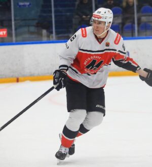 Нападающий новокузнецкого «Металлурга» приближается к рекорду в ВХЛ