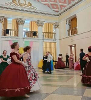 В Новокузнецке воссоздали атмосферу бала XIX века