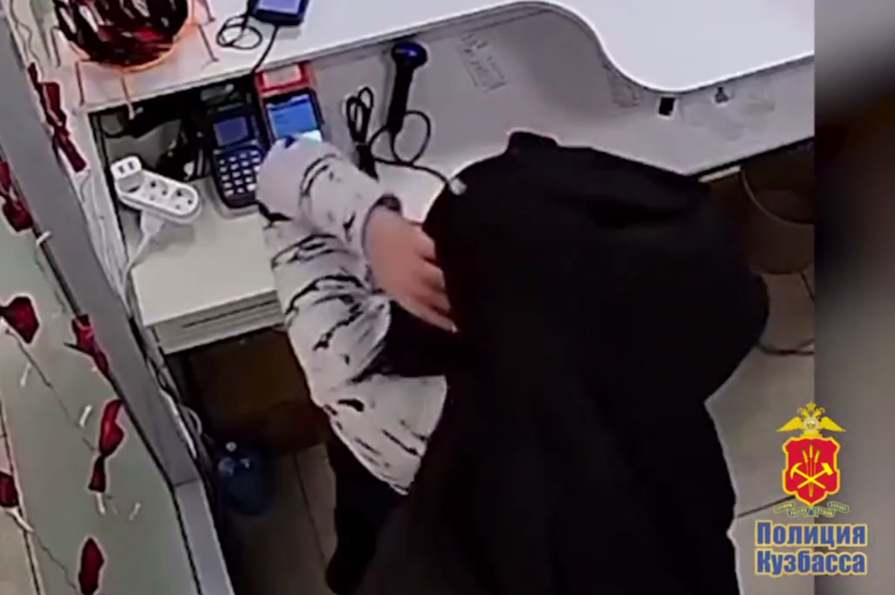 Украла выручку из кассы: 20‑летняя прокопчанка может лишиться свободы