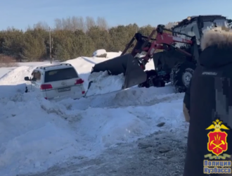 В Тяжине подросток без прав решил покататься на чужом внедорожнике