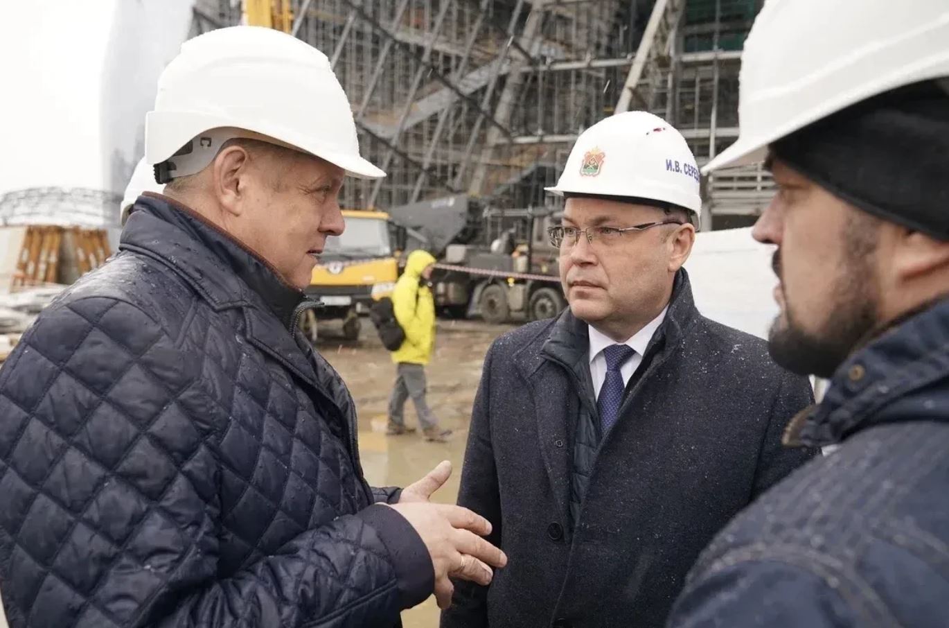 Илья Середюк и Анатолий Серышев проверили, как идет строительство Сибирского культурно-образовательного комплекса в Кемерове