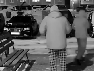 Полицейские Новокузнецка задержали курьера, который по указке мошенников забрал у пенсионера почти 1 миллион рублей