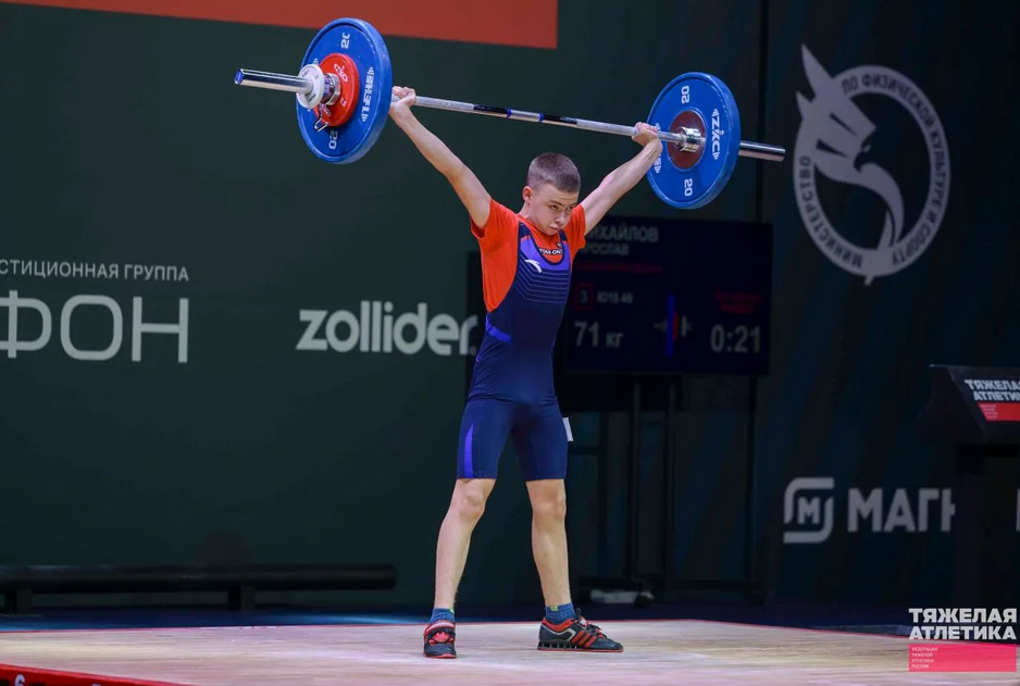 Кузбасский тяжелоатлет Ярослав Михайлов стал серебряным призером первенства России