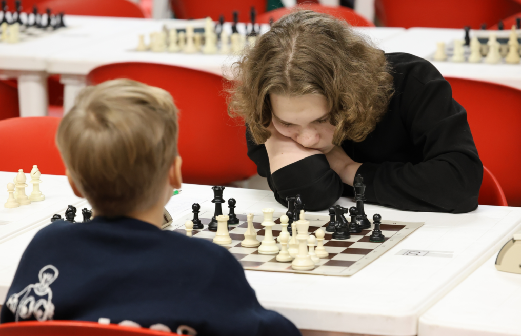 В Новокузнецке проходит этап Кубка города по шахматам среди школьников