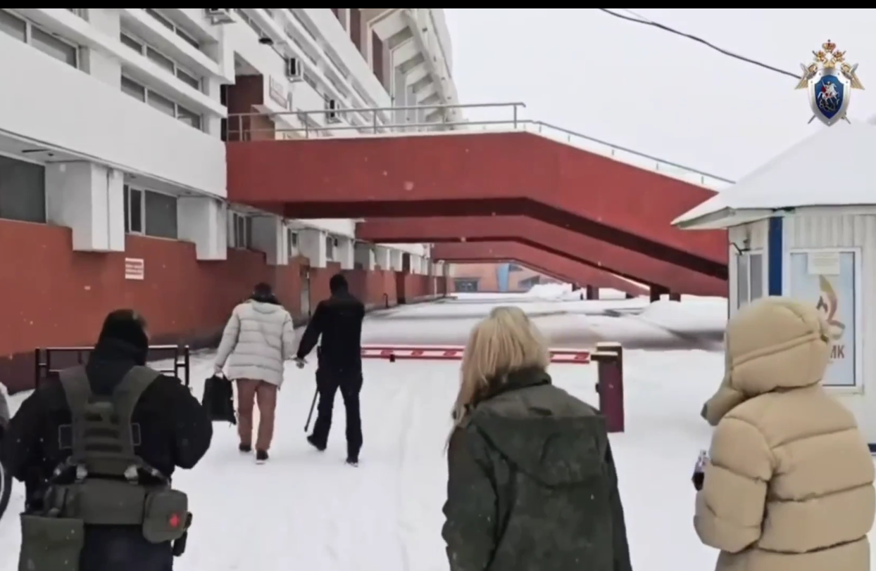 Нахимичил с деньгами: директора кемеровского стадиона задержали силовики