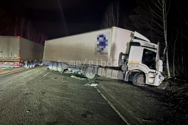 В Мариинском округе два человека погибли в ДТП с грузовиками