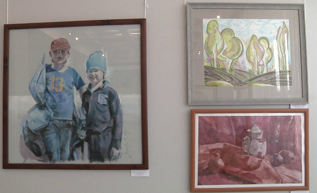 Яркая,  насыщенная, легкая: в Новокузнецке открыли традиционную весеннюю выставку